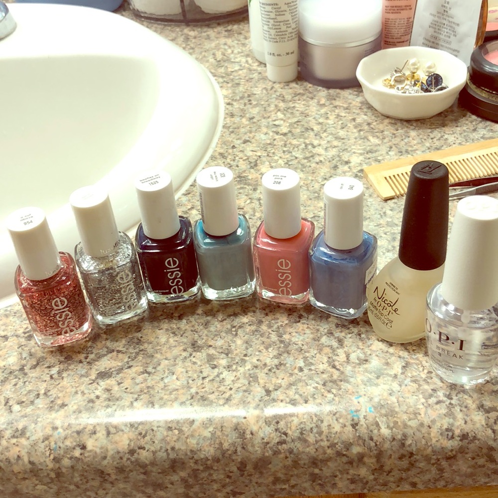 Essie polishes bundle